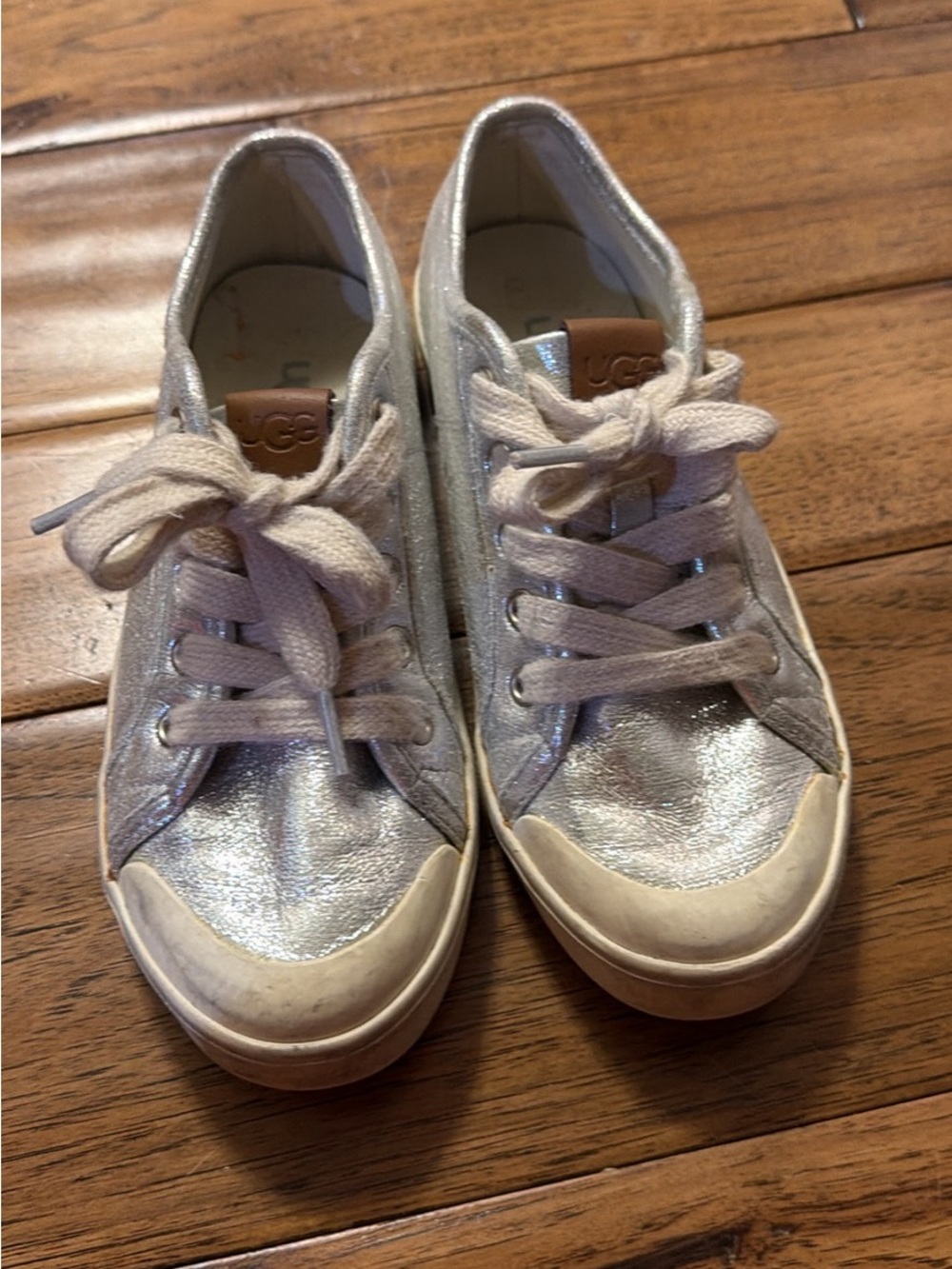 UGG Kids Silver Glitter Lace-Up Sneakers